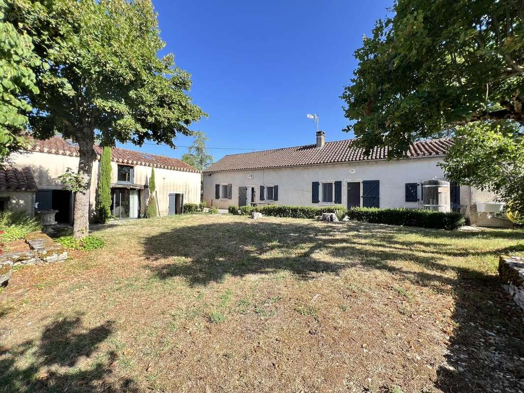 Charmante propriété avec piscine près de Saint-Cirq-Lapopie - photo 20