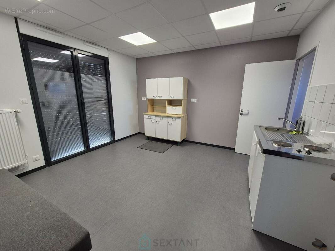 Commerce à MONTRICHARD