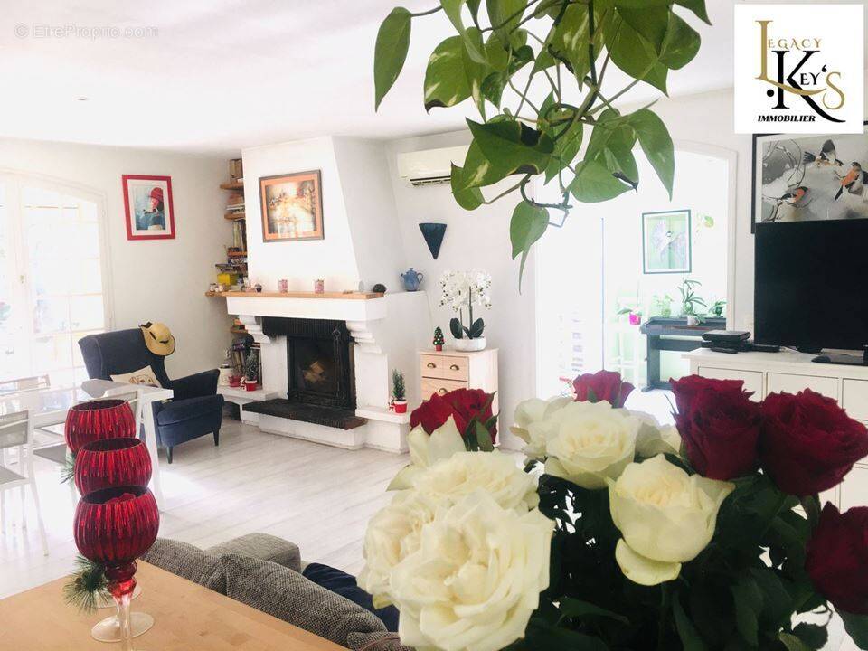 Maison à VILLENAVE-D&#039;ORNON