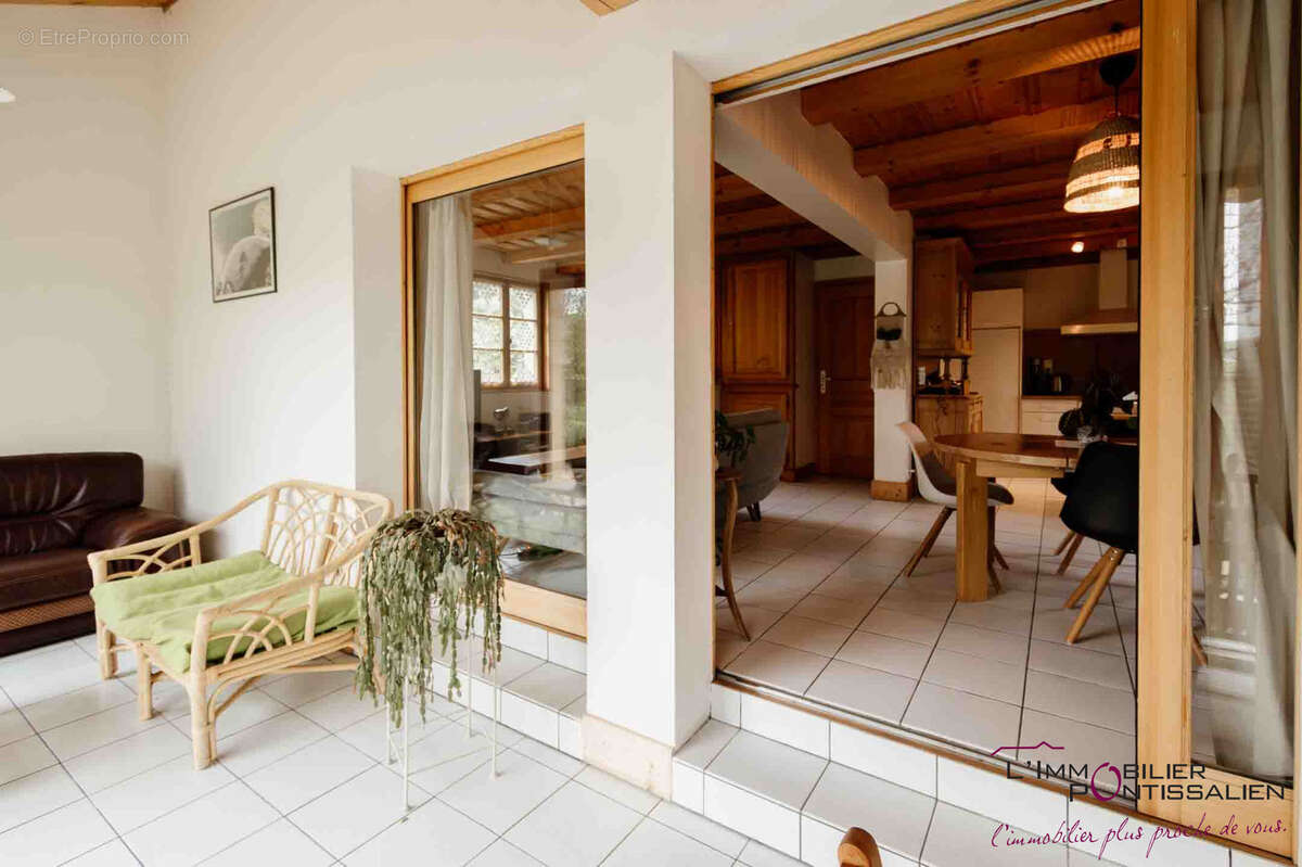 Maison à MAISONS-DU-BOIS-LIEVREMONT
