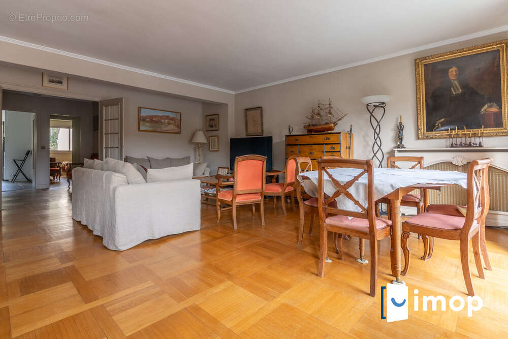 Appartement à VILLE-D'AVRAY