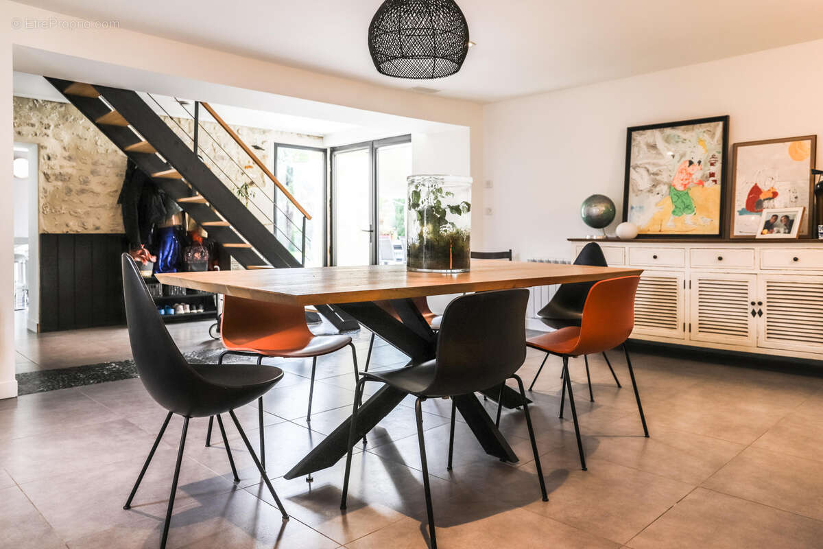 Maison à MORNAC-SUR-SEUDRE