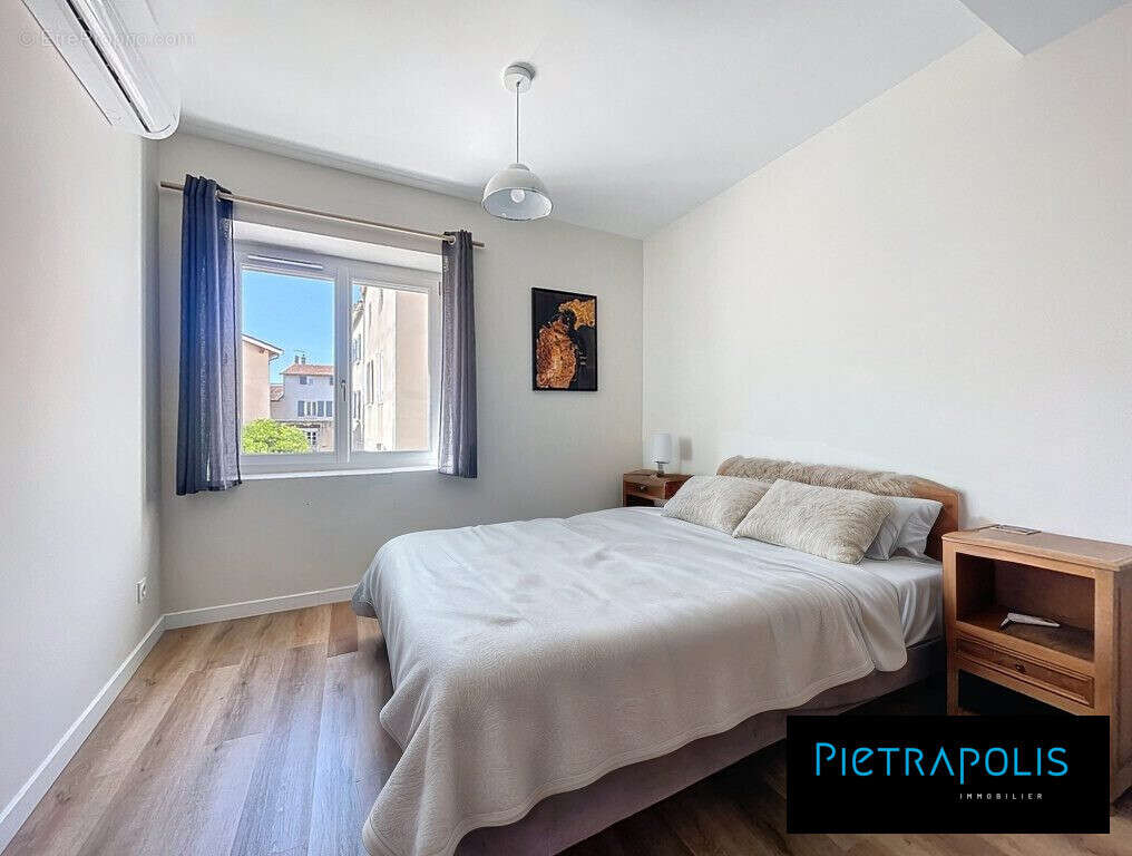 Chambre parentale - Appartement à BRINDAS