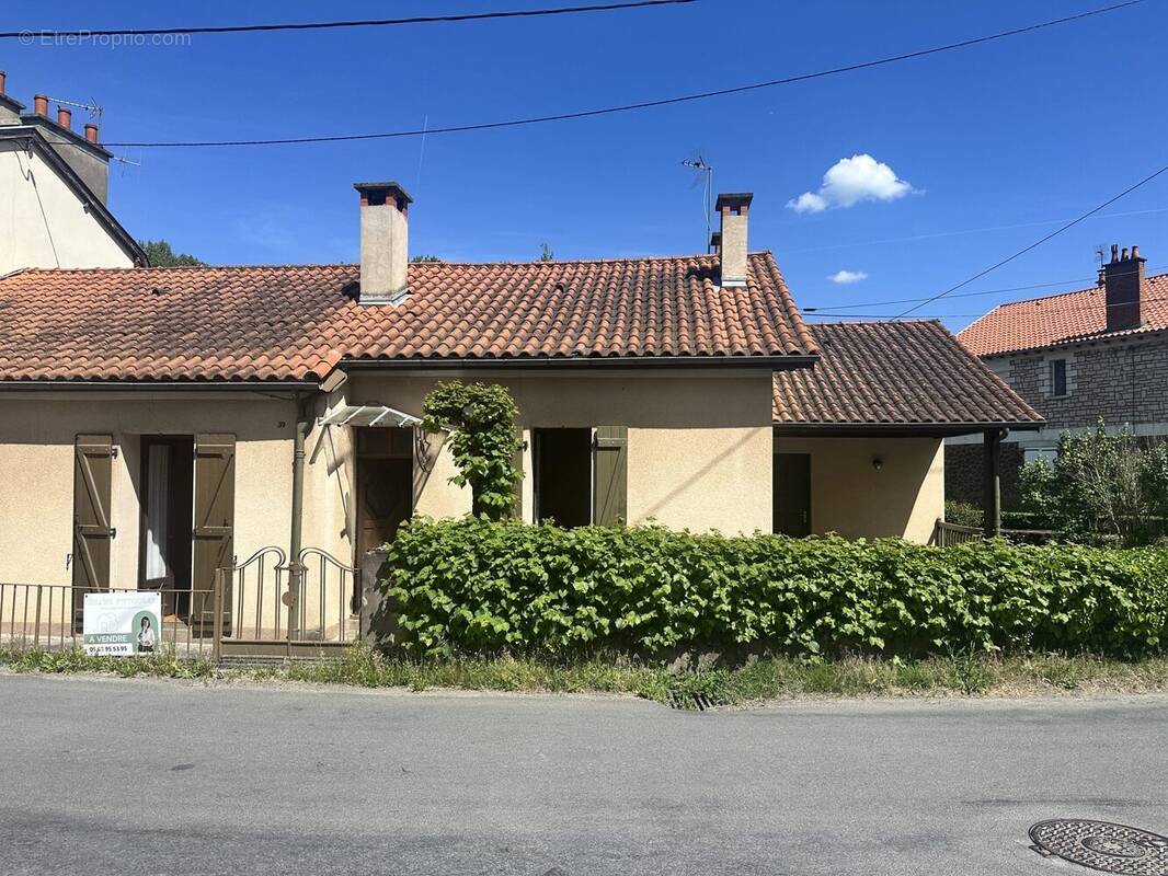 Maison à DECAZEVILLE