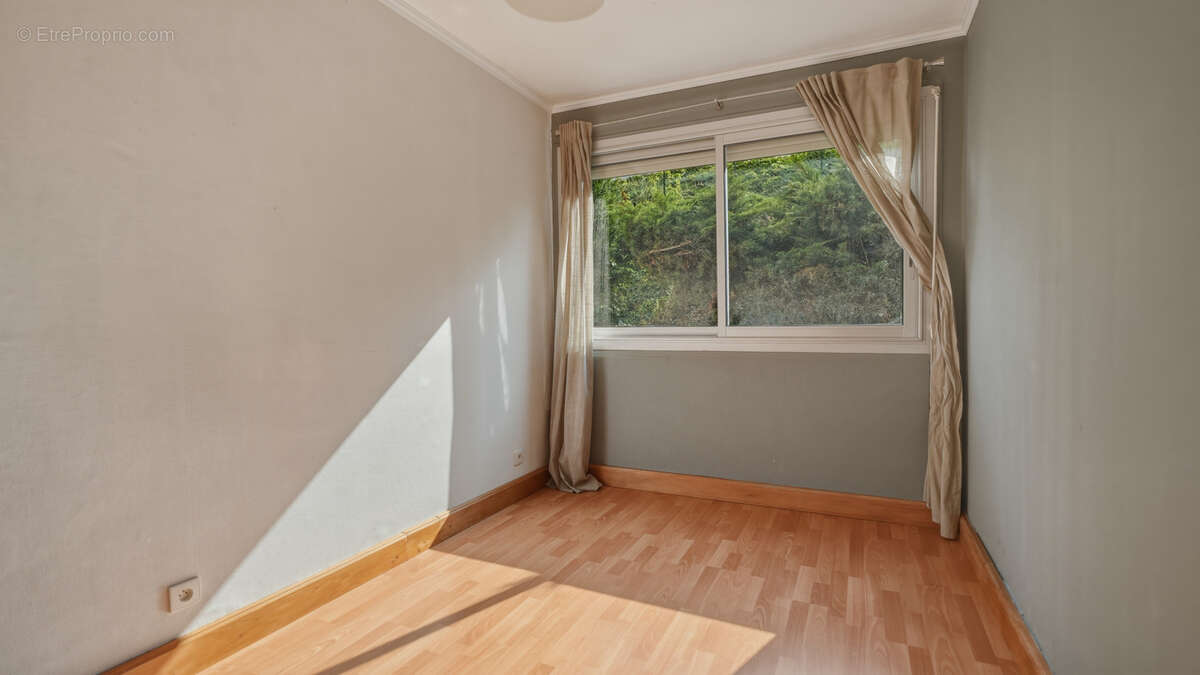 Appartement T3   68 m2   Clermont-Ferrand - photo 9