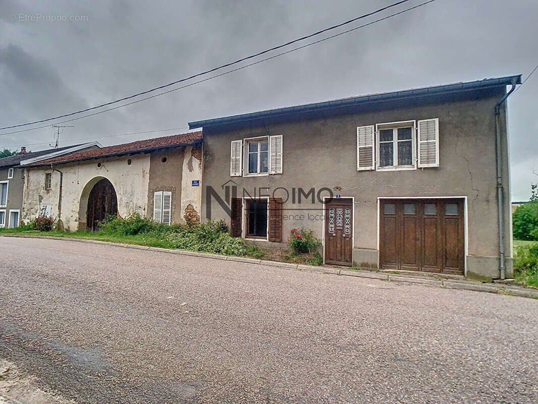 Maison de village de 121,63m² implantée sur une parcelle de 1340m² - photo 2