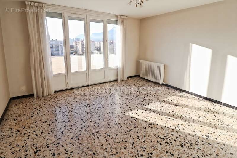 Appartement à SEYSSINET-PARISET