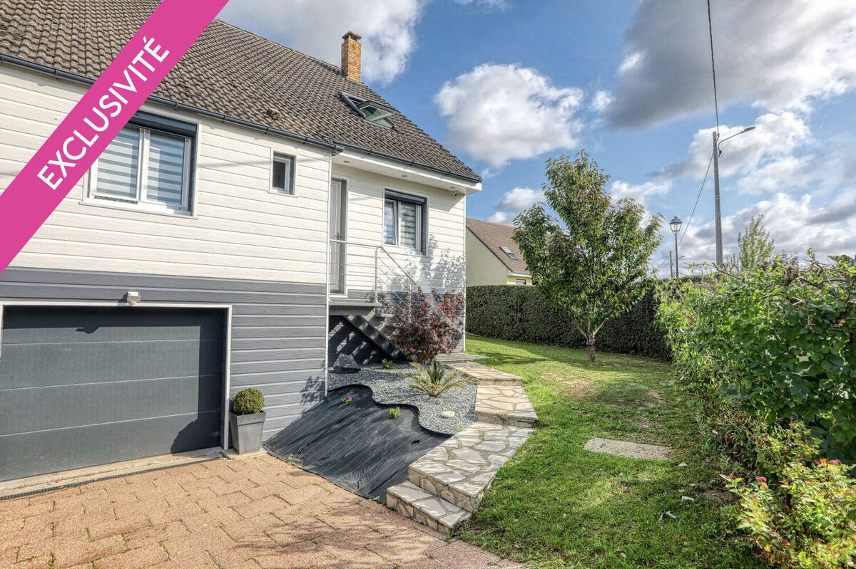 Maison à FLEURY-SUR-ANDELLE