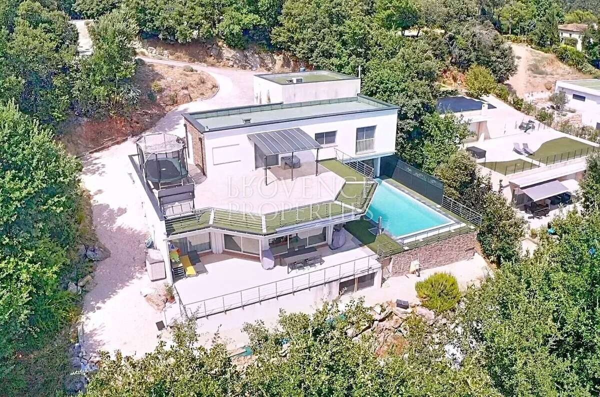 Maison à FLASSANS-SUR-ISSOLE