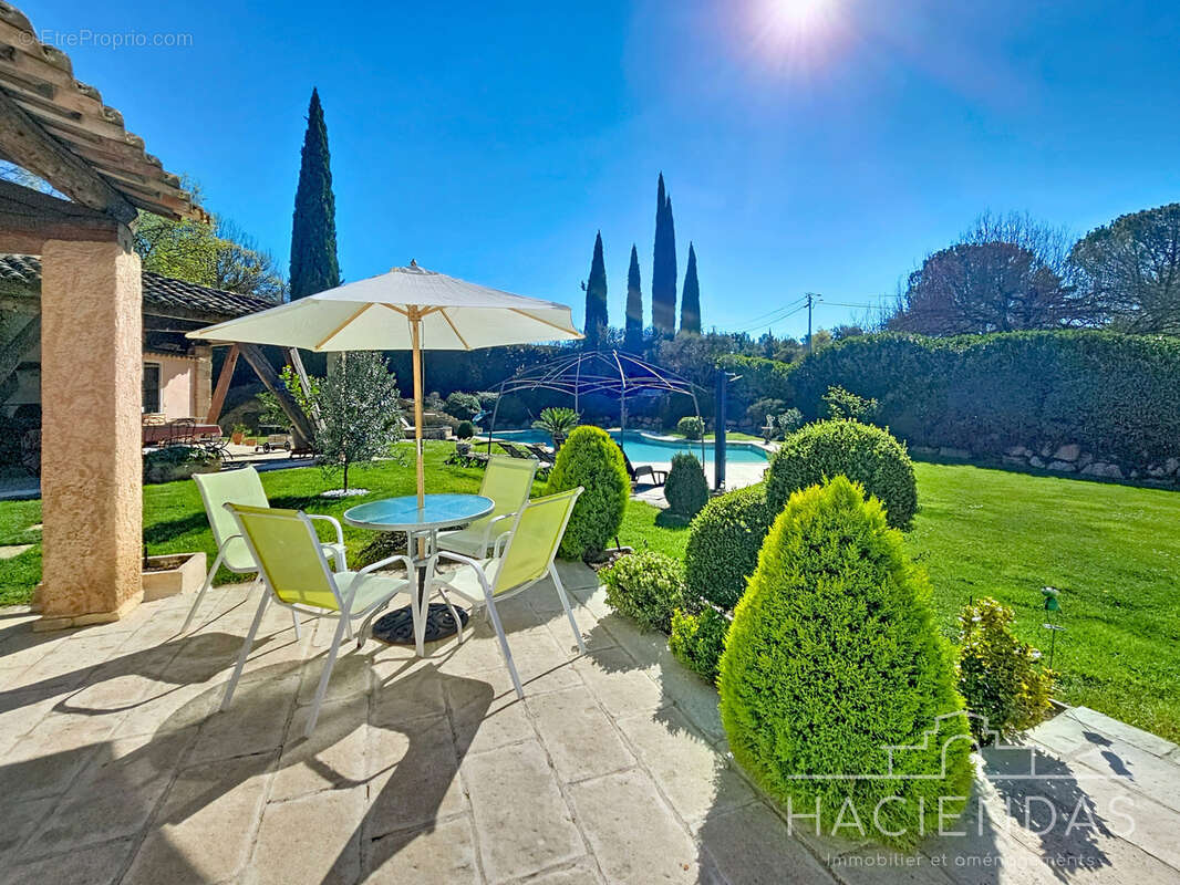 Maison à MEYRARGUES