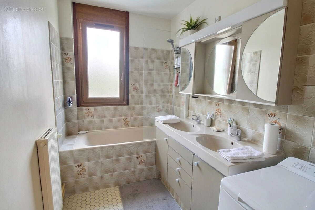 Appartement à NANTERRE