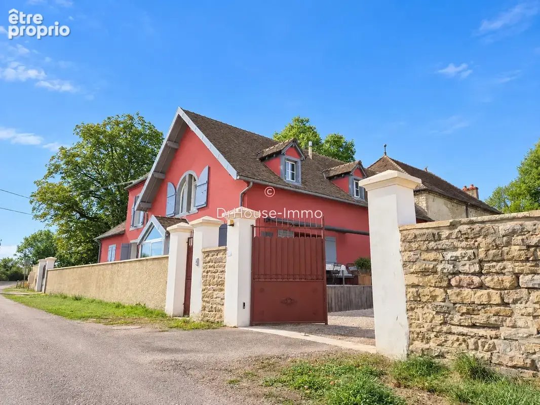 Maison 8 pièces 205 m² à vendre à Varennes-Le-Grand (71240) - photo 13