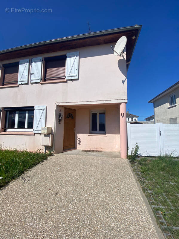 Maison à FEUQUIERES-EN-VIMEU