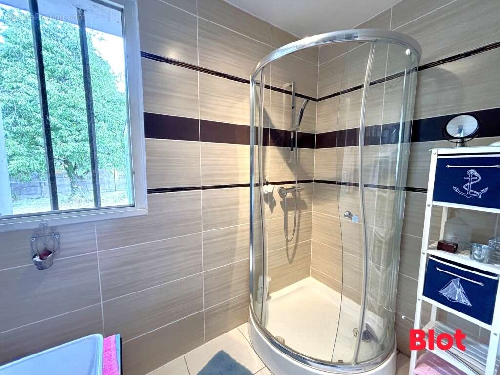 Maison 80 m² à Orgeres  - photo 8