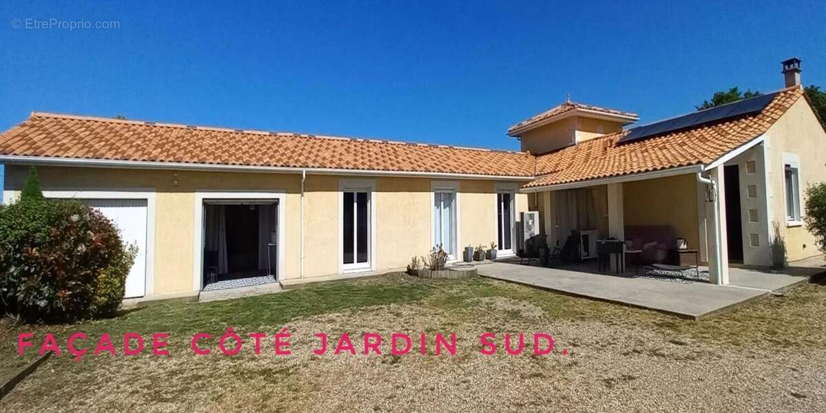 Maison à COUTRAS