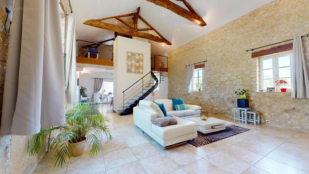 Maison principale Salon 1.3 - Maison à BERGERAC