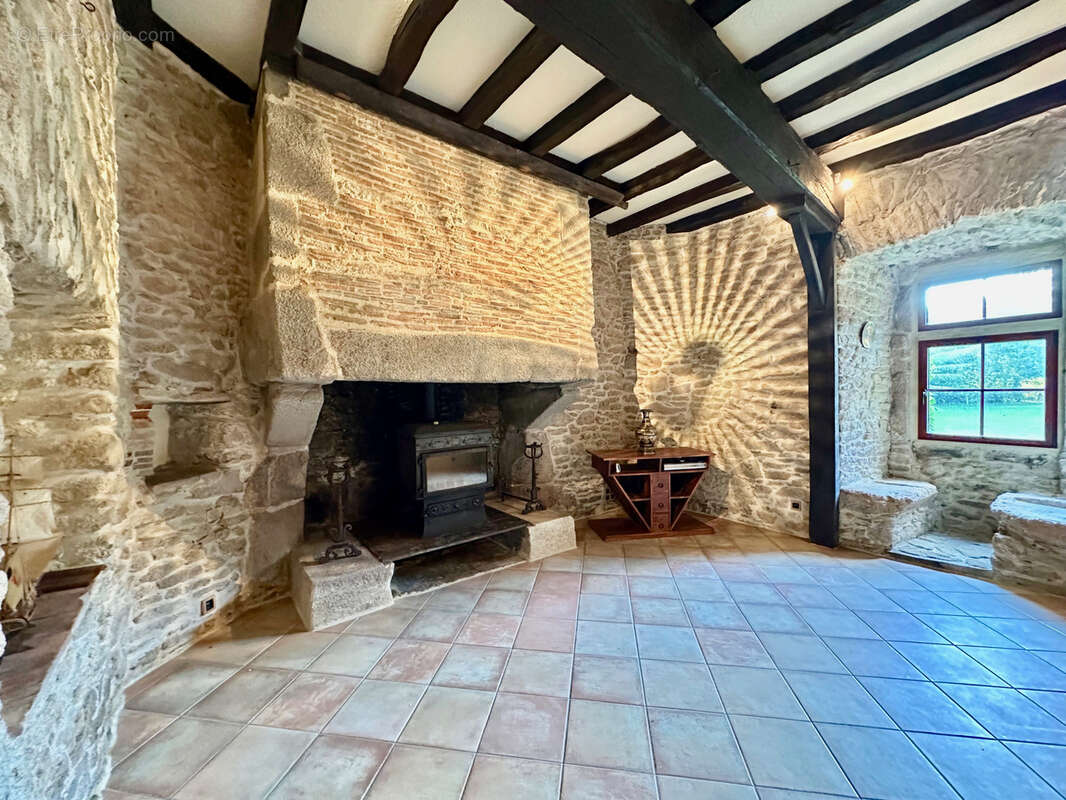 Maison à LES HERBIERS