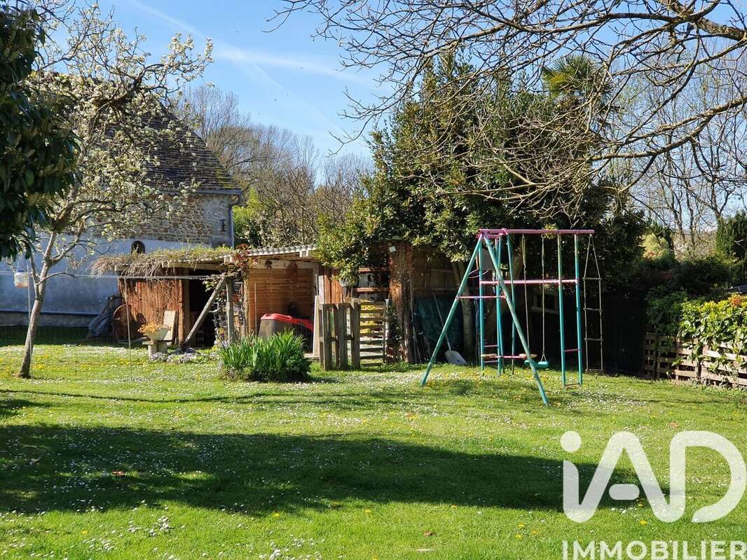 Maison 276 m² à Vielle-Adour  - photo 3