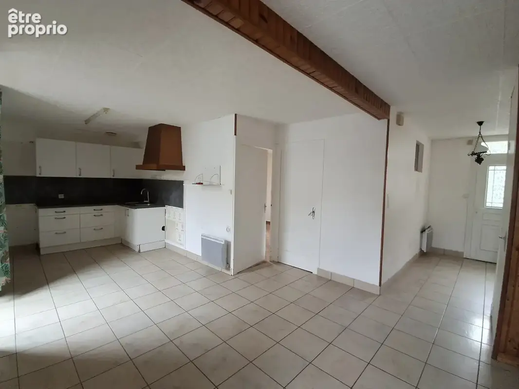 Maison de bourg avec grand garage - photo 1