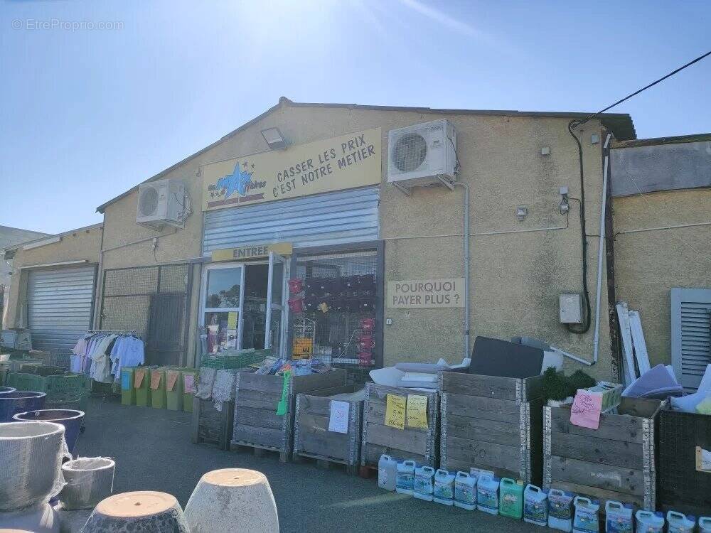 Commerce à SAINT-MAXIMIN-LA-SAINTE-BAUME