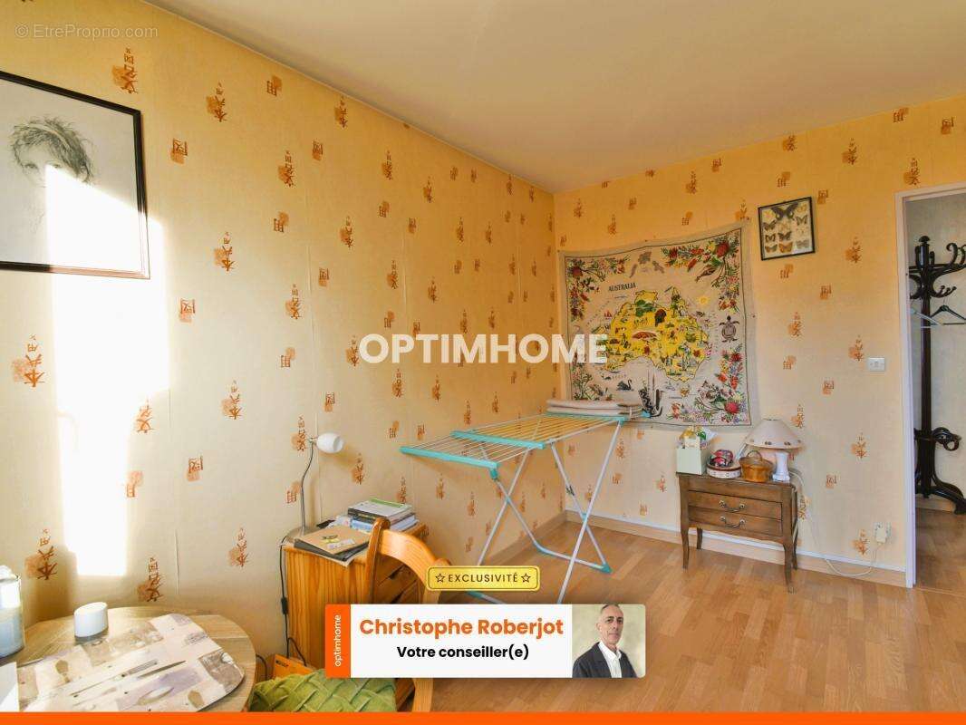 Joli 5 pièces de 100m2 habitables avec balcon, terrasse et garage sécurisé proche de tout !! - photo 11