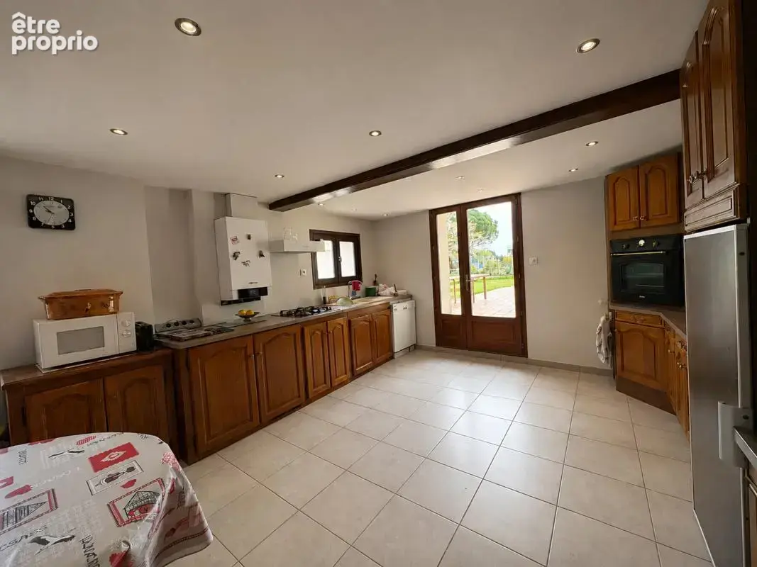 Maison 13 pièces 258 m² à vendre à Corcelles-En-Beaujolais (69220) - photo 3
