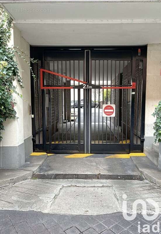 Photo 3 - Parking à PARIS-17E