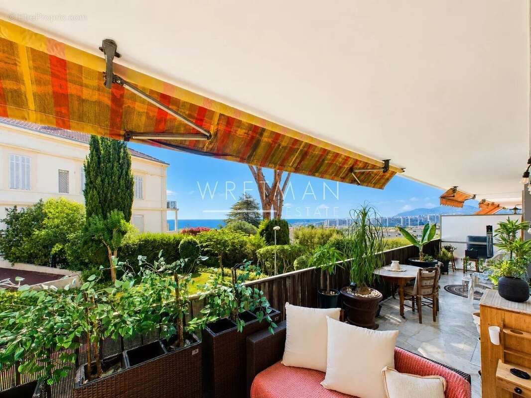Superbe 2 pièces avec belle vue mer, terrasse et garage proche du centre - Mandelieu-La-Napoule - photo 2