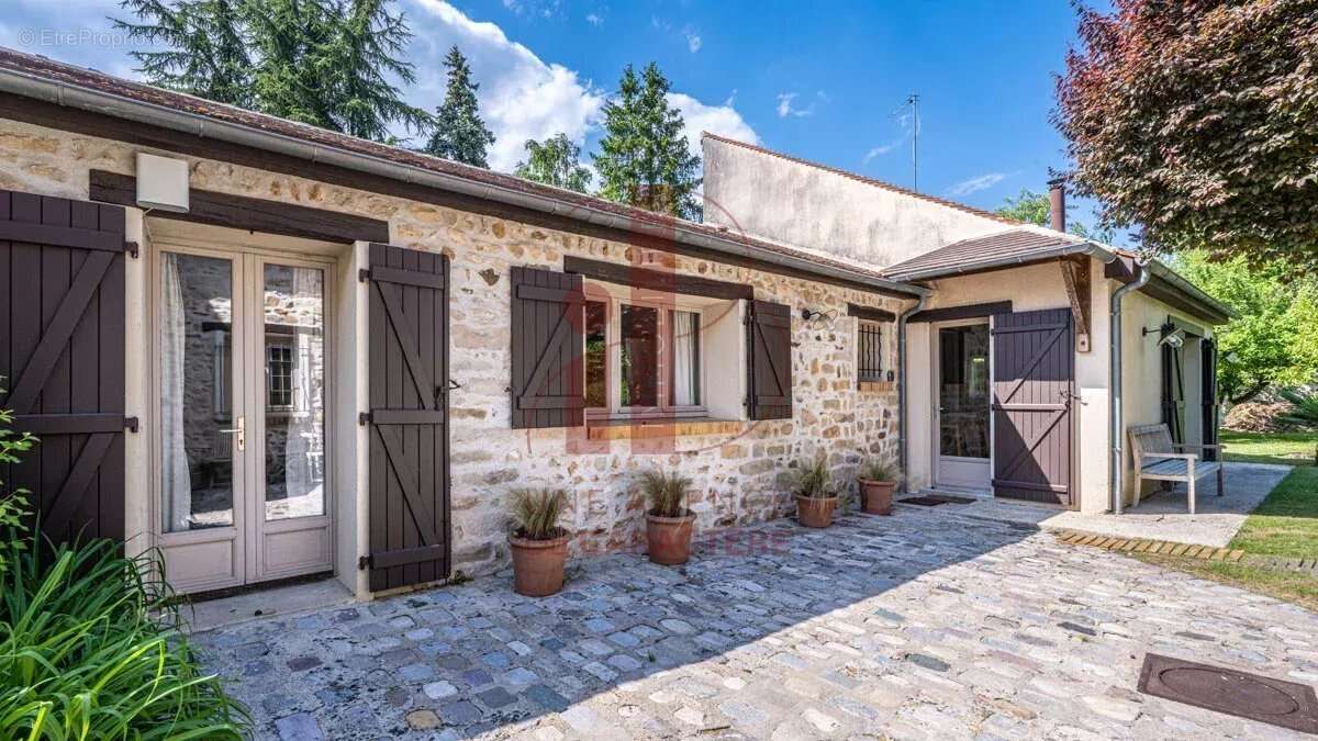 Maison à FONTAINEBLEAU