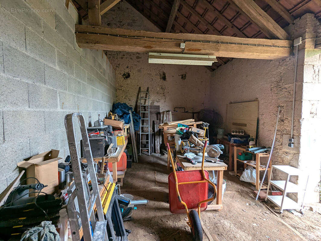 INDRE - Belle maison de campagne située dans une impasse tranquille. - photo 16