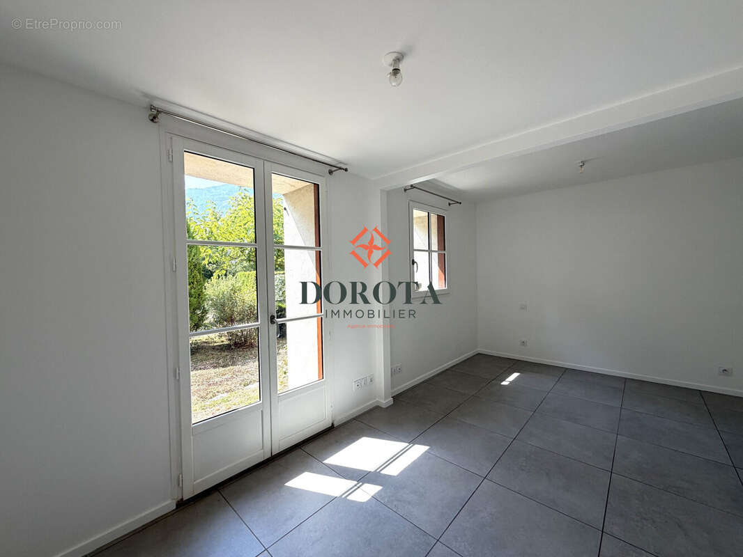 Appartement 45 m² à Saint-Ismier  - photo 6