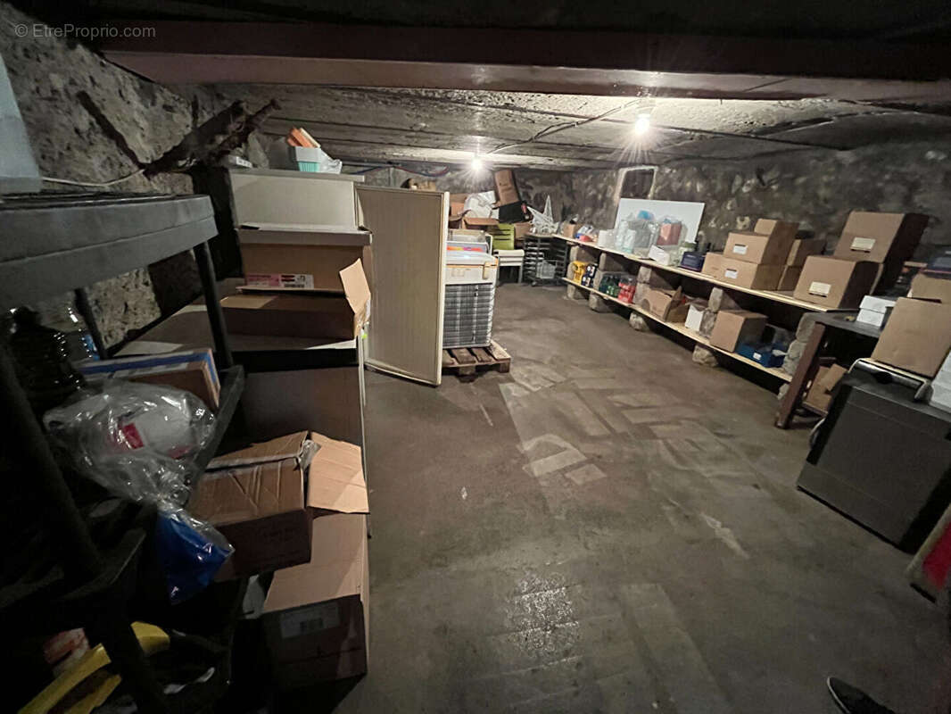 Commerce à AIX-LES-BAINS