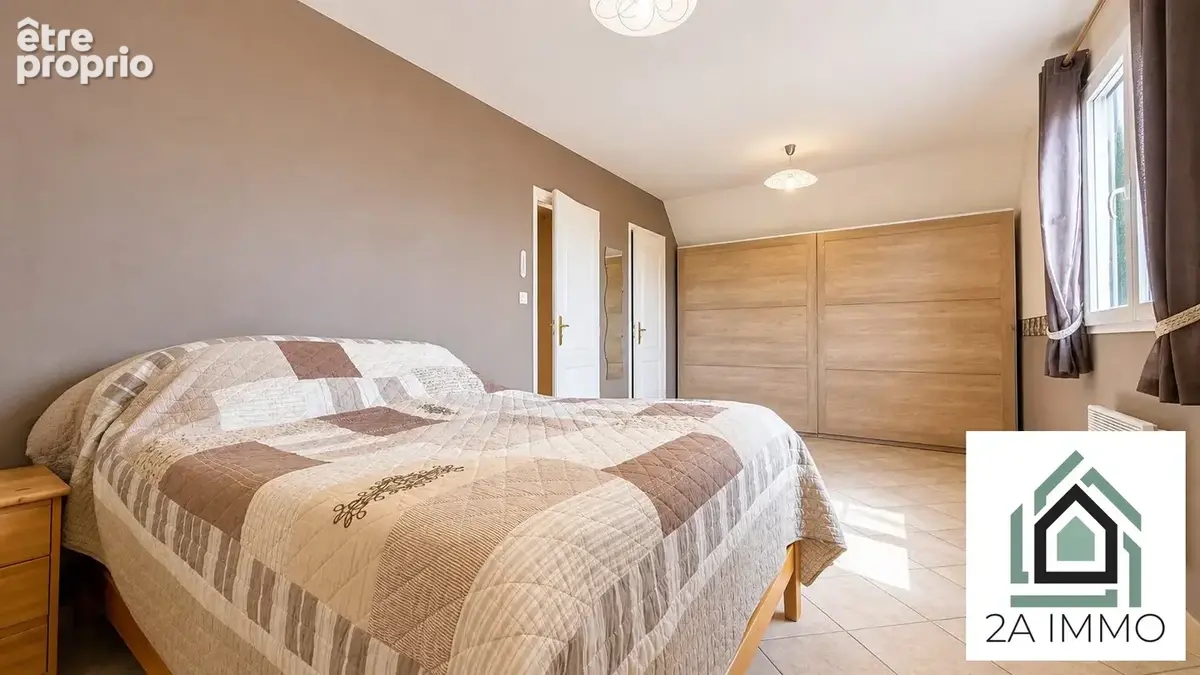 Maison 5 pièces 100 m² à vendre à Saint-Pierre-Roche (63210) - photo 3