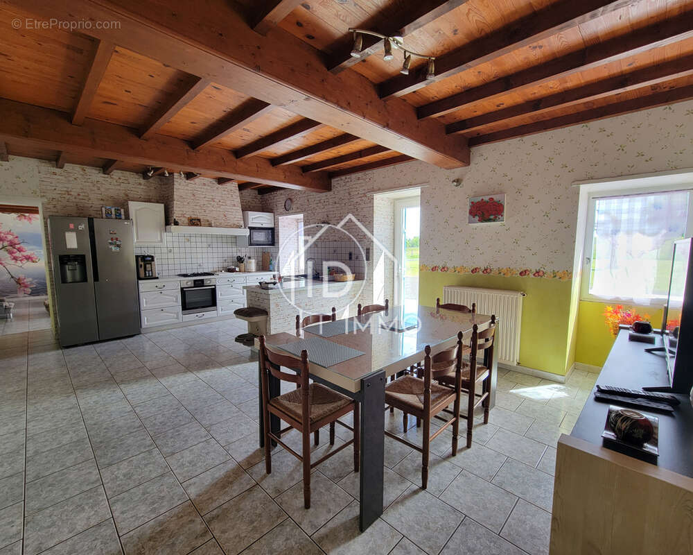 Maison à SAINT-PRIVAT-DES-PRES