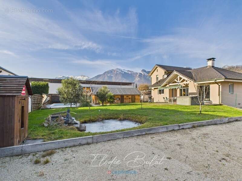 Maison familiale avec piscine, jacuzzi, dépendance de 70 m² et vaste sous-sol - photo 13