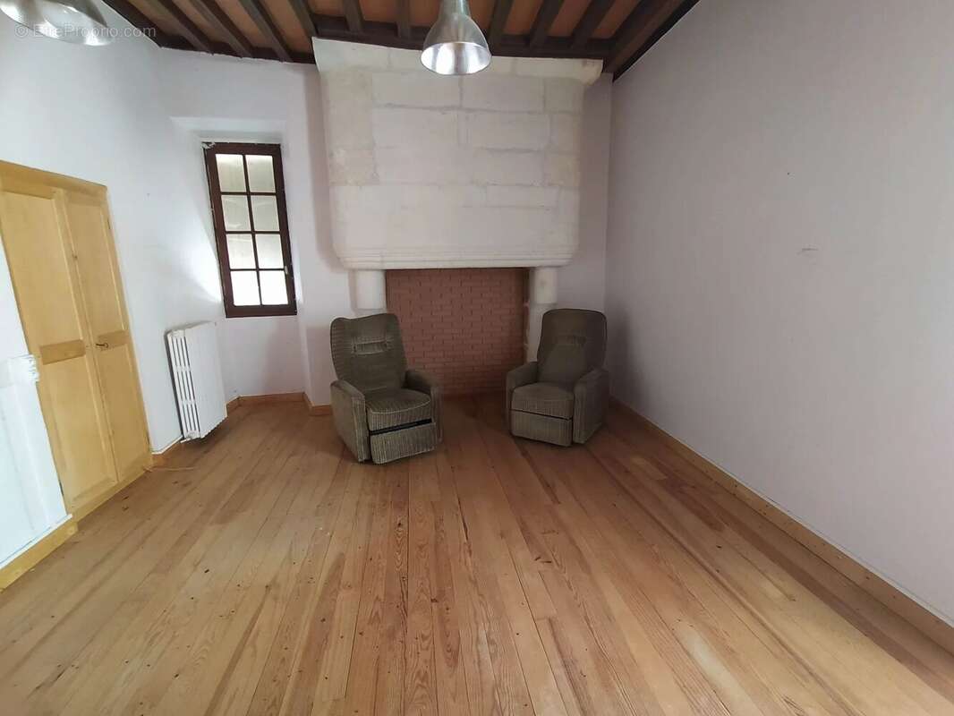 Maison à LA TOUR-BLANCHE