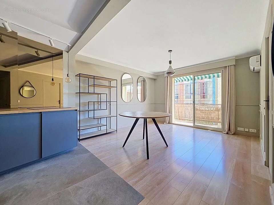 Appartement à LE CANNET