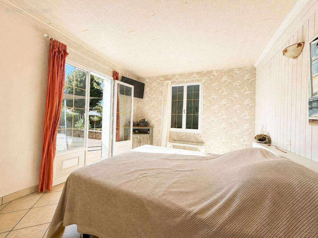 **LA JARRIE – Maison de plain-pied de 172 m²** - photo 10