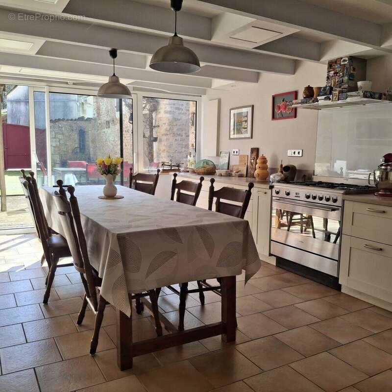 Maison à CHASSENEUIL-SUR-BONNIEURE