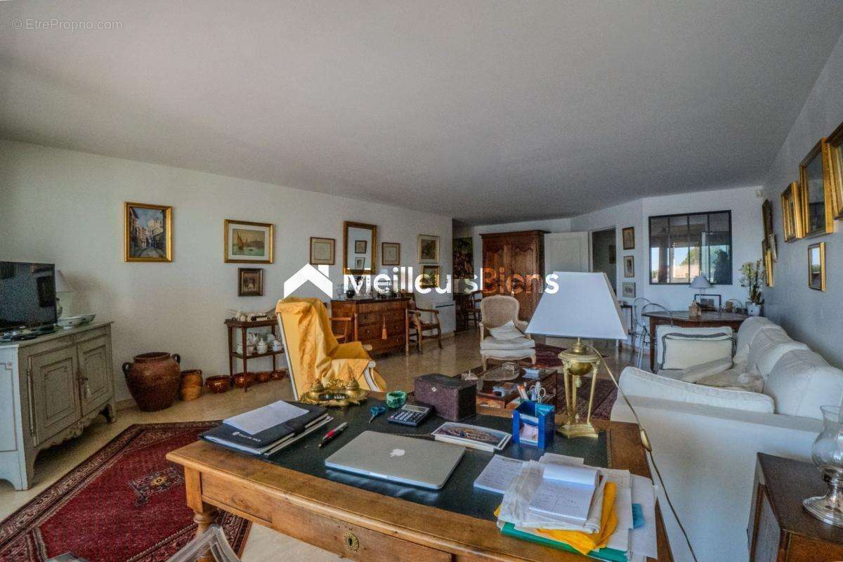 Sète, centre appartement 2 chambres de 96,85 m² avec vue sur quai ! - photo 15