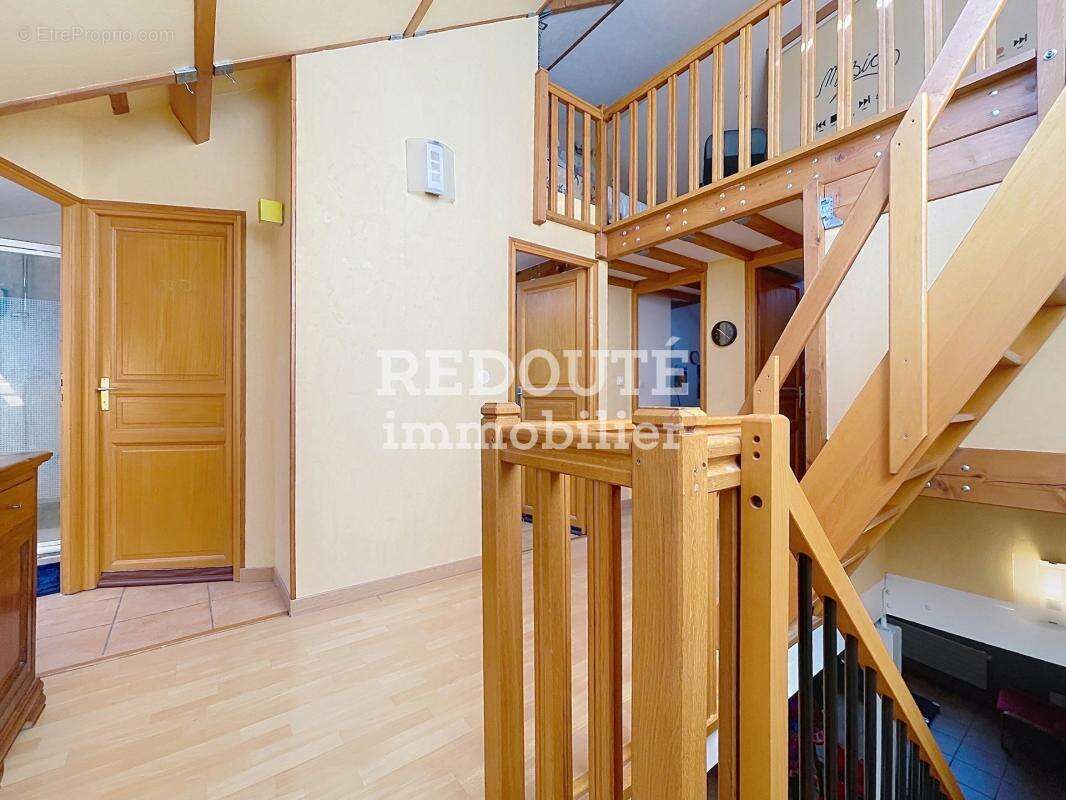 REIMS - À VENDRE - Avenue de LAON - Appartement duplex - photo 7