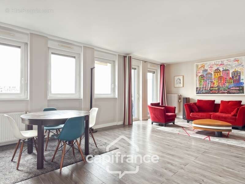 Appartement à COURBEVOIE