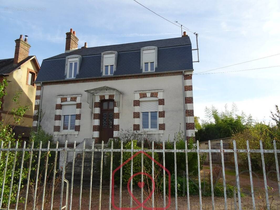 Maison à AUBIGNY-SUR-NERE