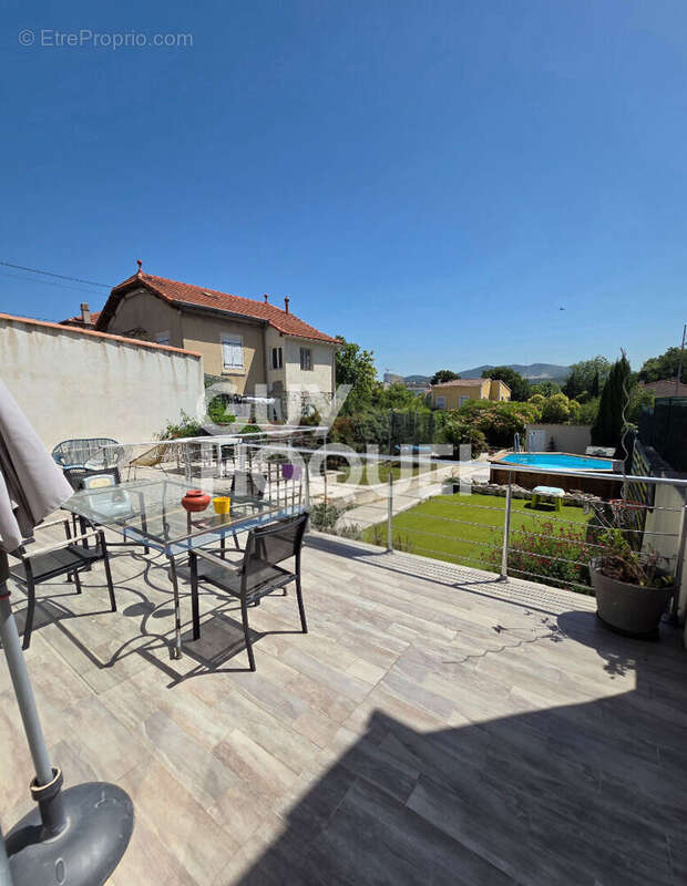 Appartement à MARSEILLE-15E
