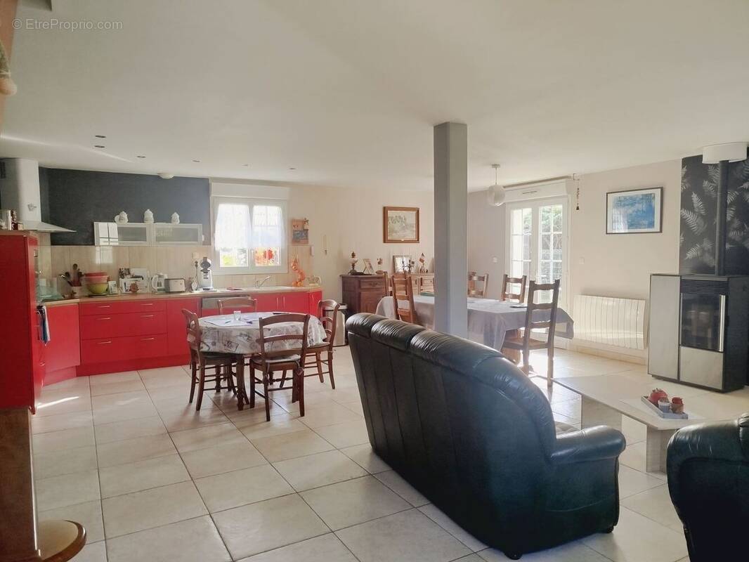 Maison à HAUTVILLERS-OUVILLE