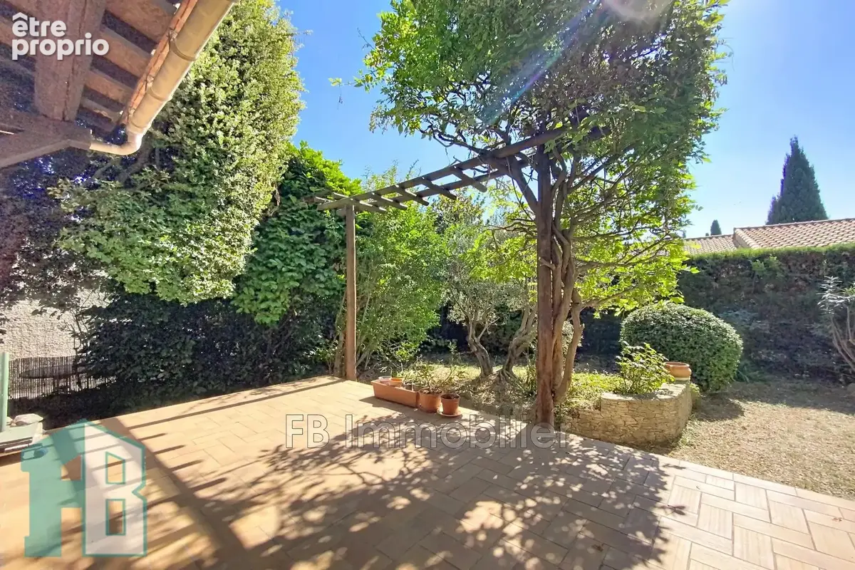 Maison 4 pièces 122 m² à vendre à Eyguieres (13430) - photo 2