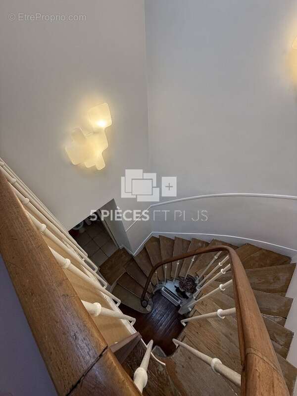 Maison à LEVALLOIS-PERRET