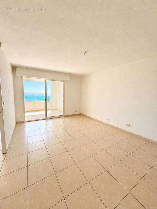 Appartement 2 pièces vue mer, parking et cave - photo 2