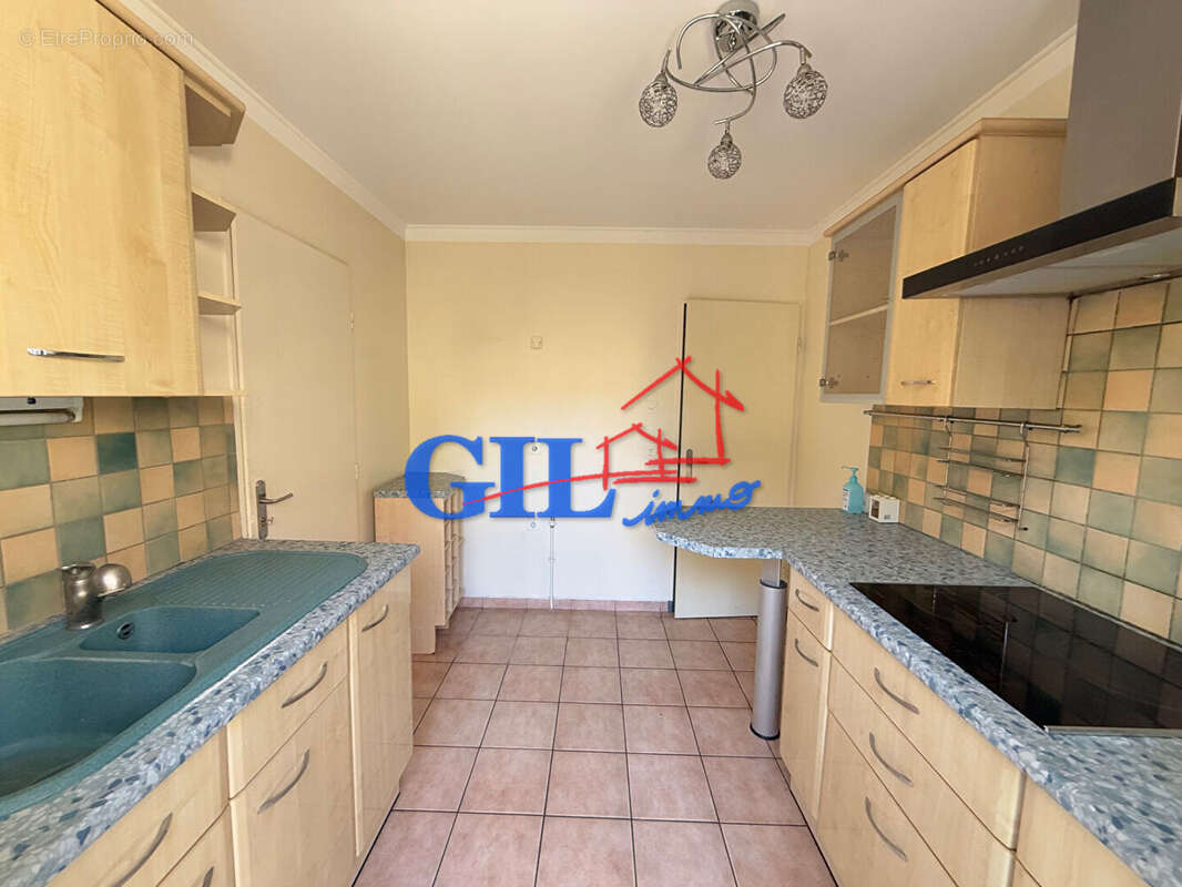 Maison à SAVIGNY-LE-TEMPLE