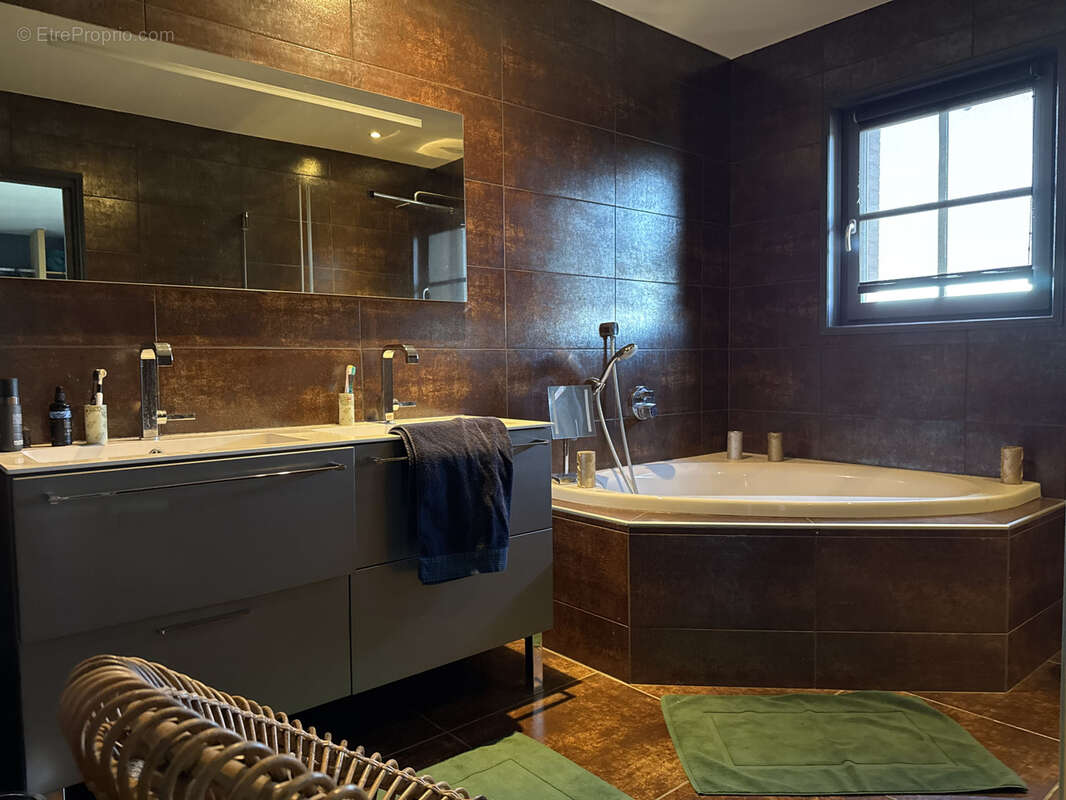 Maison à SAINT-JULIEN-D'ODDES